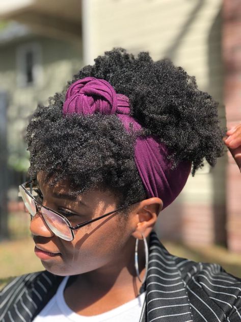 Hot Summer Head Wraps For Perfect Natural Hair. #summer #teamnatural #haircare Headwrap Hairstyles, Natural Hair Accessories, Hair Puff, Hair Wrap Scarf, Hair Scarf Styles, Pelo Afro, Texturizer On Natural Hair, Natural Hair Updo, Hair Wraps