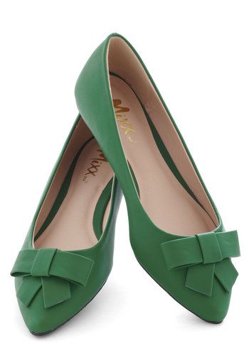 Shoes With Bows, Flat Pumps, Green Flats, Shoes Green, Cute Flats, Bow Flats, All About Shoes, Green Shoes, Boots And Sneakers