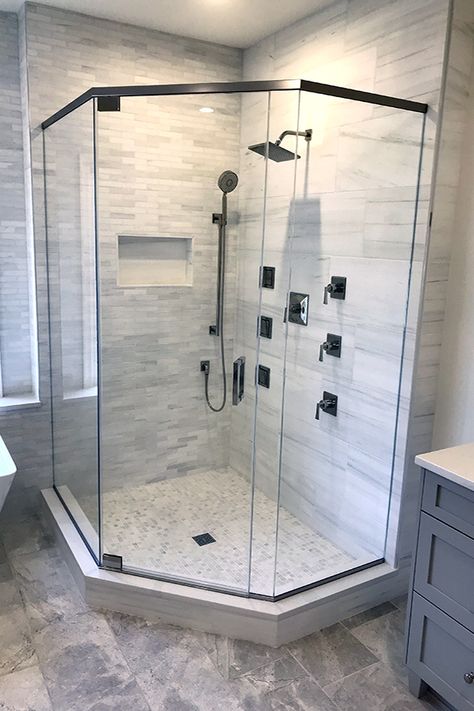 Subway Tile Corner Shower Bathroom, Corner Shower Insert Ideas, Corner Shower Insert, Diagonal Shower Door, Corner Shower Ideas Bathroom, Modern Corner Shower Ideas, Corner Shower Door Ideas, Neo Shower Ideas, Corner Shower Remodel Ideas