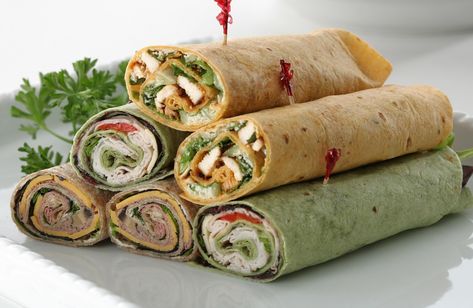 Turkey Pinwheel Recipes, Picnic Wraps, Roast Beef And Cheddar, Light Sandwiches, Salat Wraps, Easy Picnic Food, Fruit Vegetable Smoothie, Picnic Sandwiches, Turkey Wraps