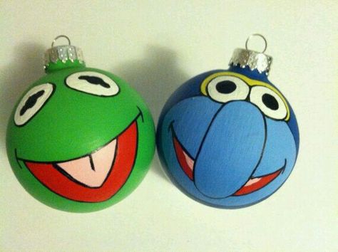 Muppet (Ornament) Light Bulb Crafts, Block Painting, Painted Ornament, The Muppets, Xmas Tree Ornament, Glass Block, Crafts Christmas, Painted Ornaments, Toddler Christmas