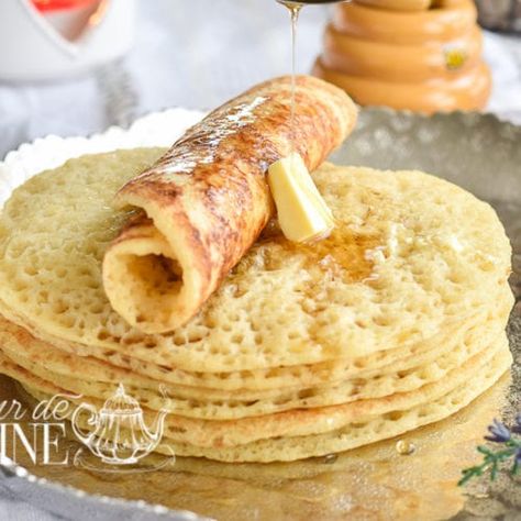 Baghrir express, crêpes à milles trous inratables - Amour de cuisine Doner Kebab, Algerian Recipes, Arabic Sweets, Muffin Cake, Beignets, Baklava, Finger Foods, Pancakes, Peanut Butter