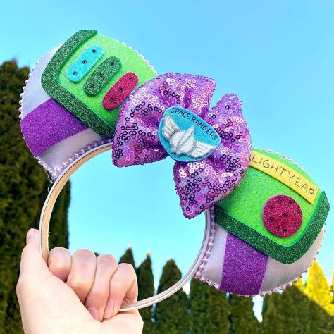 Buzz Lightyear Ears, Diy Light Up Disney Ears, Baymax Mickey Ears, Diy Light Up Mickey Ears, Buzz Mickey Ears, Light Up Disney Ears, Buzz Lightyear Mickey Ears, Disney Character Outfits, Disney Ears Headband