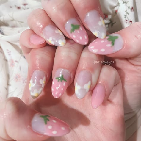 Ig Nails, Strawberry Nail Art, Strawberry Nails, Nail Art Designs For Beginners, Short Nail Art, Summer Nails Art, Kawaii Nail Art, Nail Nail Designs, Easy Nail Art Designs