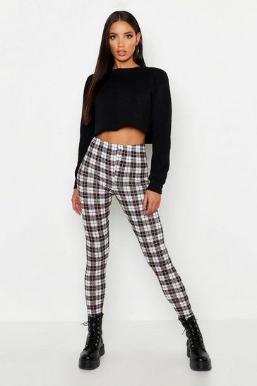 Style Androgyne, Checked Leggings, Tartan Leggings, Man Pants, Tracksuit Outfit, Printed Palazzo Pants, Solid Color Sweater, Twist Style, Patterned Leggings