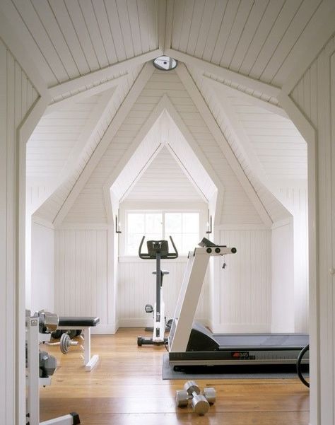 Unique Spare Room Ideas, Small Fitness Room, Attic Loft, Gym Studio, Attic House, Reformer Pilates, Attic Design, Home Gym Design, Attic Renovation