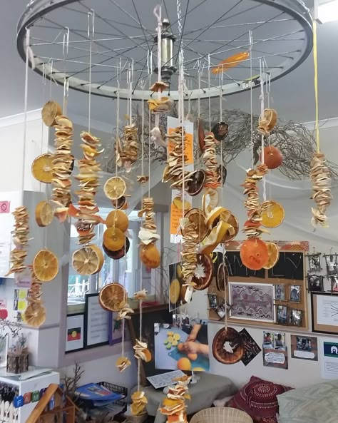 dried fruit is a great addition to your classroom chandeliers #reggioinspired #classroomenvironment Yellow Christmas Tree Decorations, Baby Room Ideas Early Years, Yellow Christmas Tree, Reggio Children, Dehydrated Fruits, Reggio Emilia Classroom, Curiosity Approach, Reggio Inspired Classrooms, Reggio Emilia Inspired