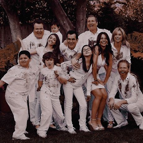 Modern Family Tv Show, Modern Family Funny, Family Tv, Family Doctors, Comfort Show, Family Funny, Real Quick, Sofia Vergara, Family Moments