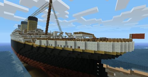 Minecraft Titanic, Boat In Minecraft, Titanic Construction, Titanic Deck Plans, Wood Tile Shower, Titanic Lifeboats, Real Titanic, Minecraft Building Blueprints, Gardens Of Babylon