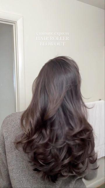 Rachel 🤍 on Instagram: "Express blowout for busy days🎀🫶 #hairstyles #hairrollers #blowout #blowouttutorial #haircut #hairtutorial #blowoutcurls" Express Blowout, Blowout Curls, Hair Rollers, Hair Tutorial, Hair Cuts, Hairstyles, Hair Styles, Hair, On Instagram