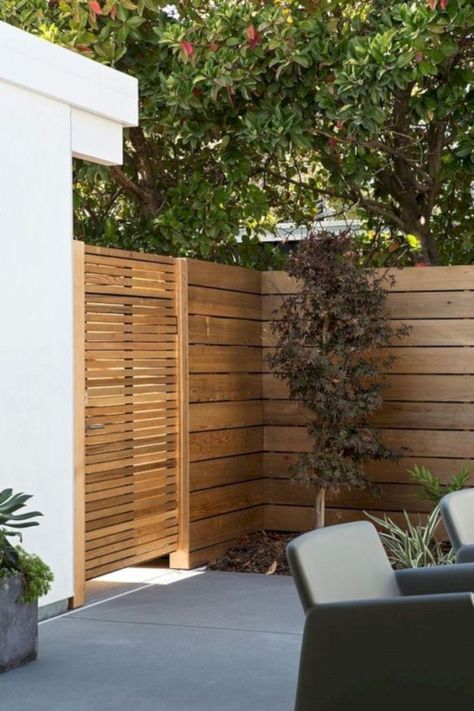 nice 16 Fabulous Backyard Fence Inspiration http://matchness.com/2018/01/28/16-fabulous-backyard-fence-inspiration/ Front Fences, Cheap Privacy Fence, Backyard Decks, Wood Fence Gates, Diy Privacy Fence, Wood Fence Design, Happy Owl, Privacy Fence Designs, Cheap Backyard