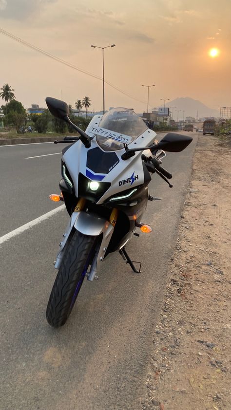 R15 M, Yamaha R15m, Bike Gang, Gujarati Status, Stylish Wallpaper, Bike Aesthetic, New Suv, Background Images For Quotes, Background Images Hd