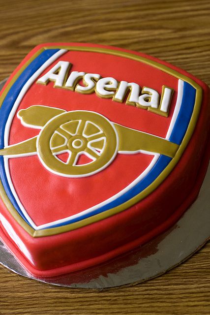 Arsenal Birthday Cake by Bake Inc., via Flickr Arsenal Cake Ideas Birthdays, Arsenal Birthday Cake, Arsenal Cake, Liverpool Cake, Boyfriend Surprise, Football Themed Cakes, Football Cakes, Soccer Birthday Cakes, Football Birthday Cake