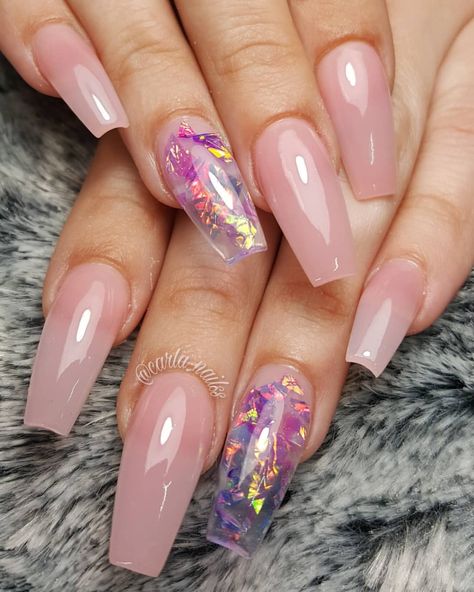 Light pink nails, soft nude nails, long coffin nails, coffin nails. Pinterest: tkmaignan for more inspiration 💫 Mauve Nails, Glitter Accent Nails, Baby Pink Nails, Pink Nail Art, Her Nails, Pink Acrylic Nails, Acrylic Nail Art, Crystal Nails, Prom Nails