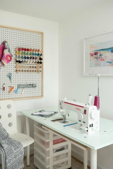 Looking to revamp your sewing space? Check out these innovative sewing room ideas to transform your space into a creative haven. From storage solutions to decor inspiration, these sewing room ideas will help you create a functional and stylish workspace. Get inspired and start sewing in style today! Fashion Workspace, Home Sewing Studio, Sewing Studio Space, Sewing Room Ideas, Ikea Kallax Shelving, Ikea Units, Sewing Desk, Sewing Station, Sewing Room Inspiration