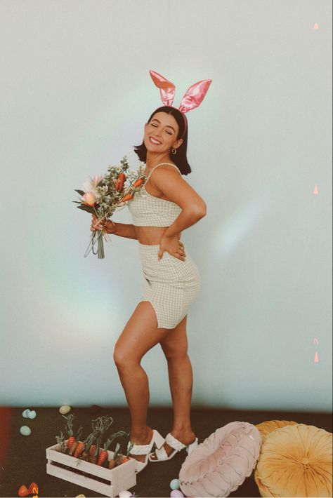 Easter Photoshoot Women, Easter Birthday Photoshoot, Easter Themed Photoshoot, Easter Photoshoot Ideas Women, Easter Studio Photography, Easter Photoshoot Ideas, Easter Photography Ideas, Calendar Photoshoot, Easter Shoot