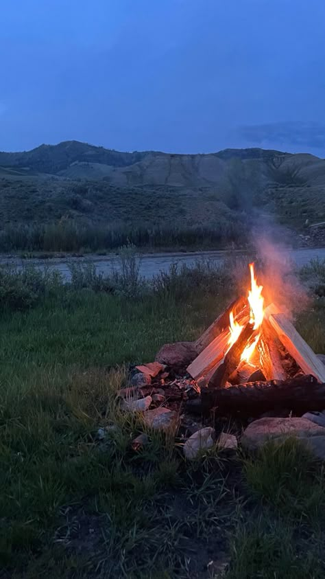 Pnw Camping Aesthetic, Pnw Camping, Pnw Aesthetic, Summer In The South, Cute Nose Piercings, Americana Aesthetic, Oil Painting Inspiration, Camping Aesthetic, Nature Hikes