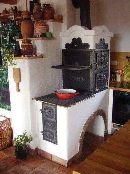 Alter Herd, Old Stove, Earthship Home, Tanah Liat, Cob House, Kitchen Stove, Built In Ovens, Style At Home, Wood Burning Stove