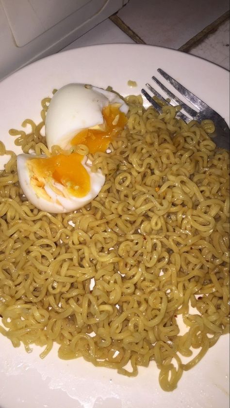 Dinner Prank Picture, Pancit Canton Aesthetic, Food Format For Client, Food Prank, Pancit Canton, Food Pranks, Delicious Food Image, Filipino Breakfast, Good Morning Breakfast