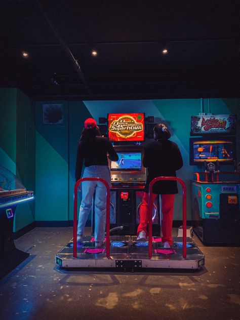 Gaming Arcade Aesthetic, Arcade Friends, 80s Arcade, Bullet Journel, Game Studio, Dance Games, Cool Aesthetic, Party House, Yard Games