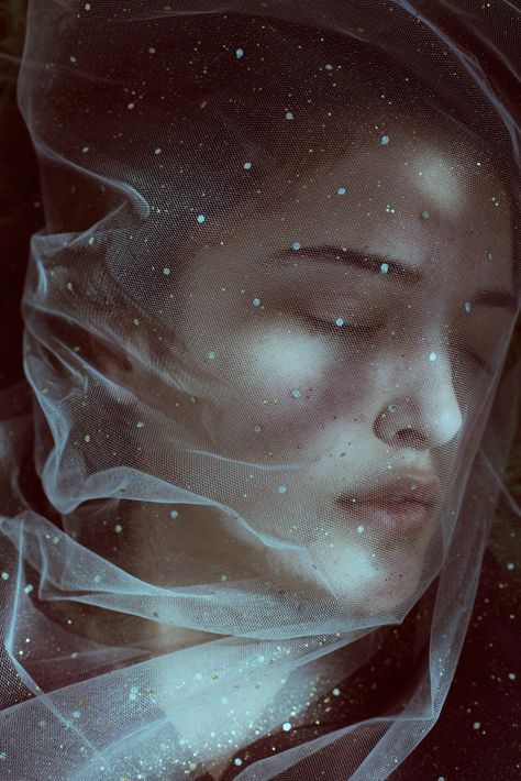 The Hypnotically Beautiful Portraits of Marta Beevacqua Marta Bevacqua, Beauty Dish, Photo Hacks, Goddess Aesthetic, Ethereal Aesthetic, Soyut Sanat Tabloları, Shooting Photo, Her Eyes, Ethereal Beauty