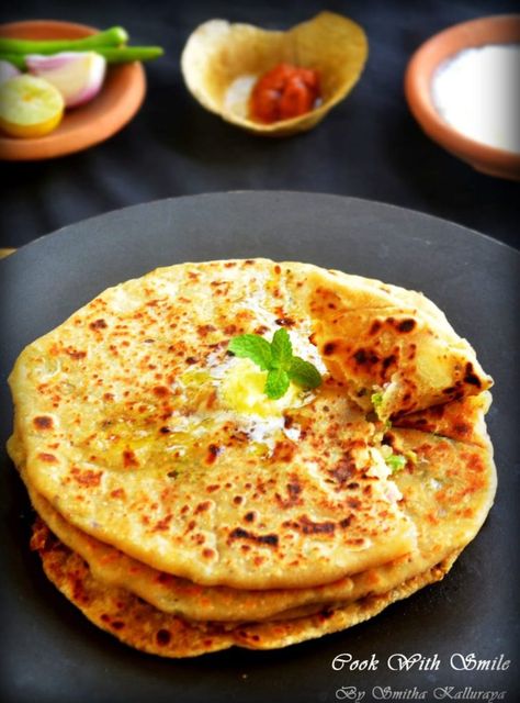 Alu Paratha, Aloo Paratha Recipe, Aloo Paratha, Indian Flat Bread, Paratha Recipe, Flat Breads, Dinner Today, Paratha Recipes, Clam Recipes