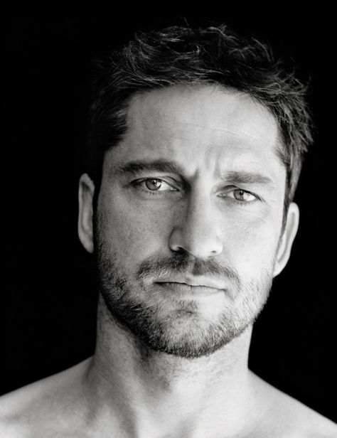 Gerard Butler - Valdrin Gerard Butler, Matt Damon, Ewan Mcgregor, Actrices Hollywood, The Perfect Guy, Film Tv, Famous Faces, Man Crush, Good Looking Men