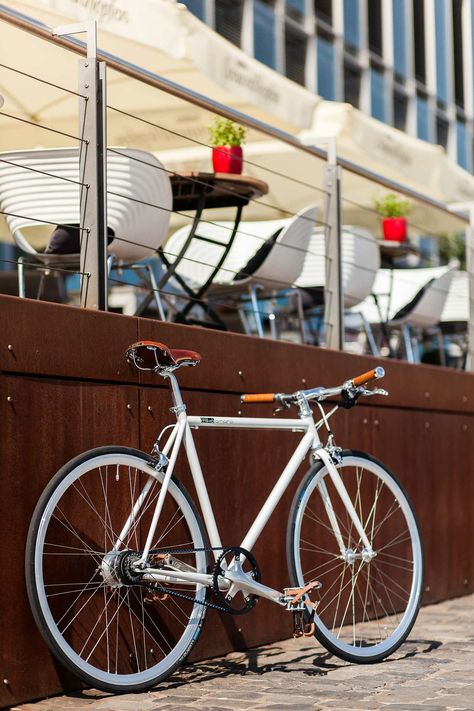 Commuter Bike Urban, Commuter Bike Style, Tokyo Bike, Vintage Bicycle Art, Urban Bike Style, Classic Road Bike, White Bike, Motor Mobil, Urban Bicycle