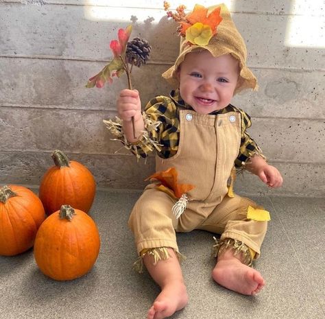 Baby halloween costume
(Scarecrow) Baby Scarecrow Costume Girl, Easy Scarecrow Costume, Baby Scarecrow Costume, Baby Scarecrow, Baby Halloween Costume, Scarecrow Costume, Newborn Halloween, Baby Halloween Costumes