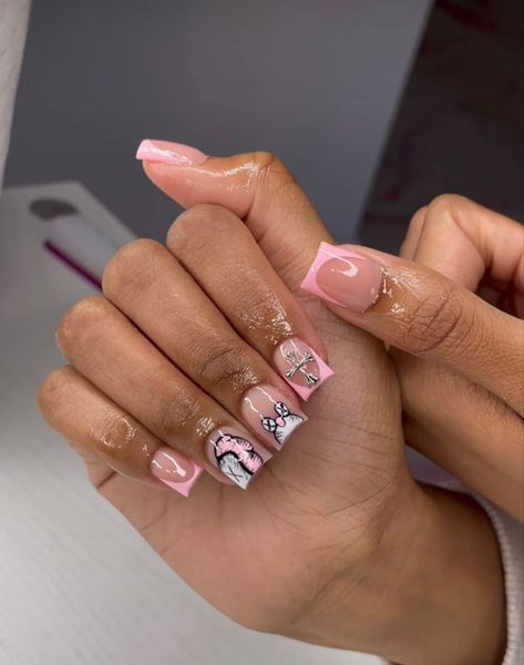 Klaws Nails Acrylic Short, I <3 Me Nails, Bad And Boujee Nails Short, Short Nails Birthday, Nail Designs Back To School, Kaw Nails, Exotic Short Nails, Dope Short Nail Designs, Back To School Nails Short