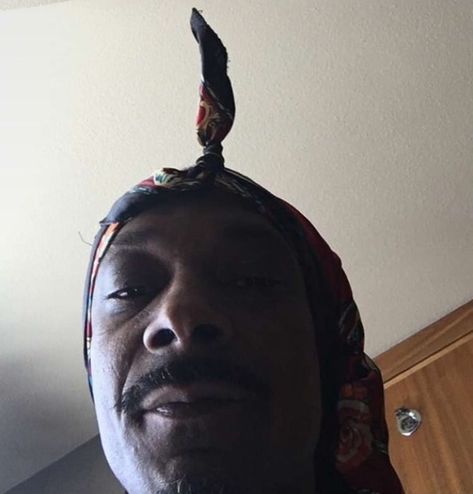 Snoop Snoop Dogg Mood Pics, Snoop Dog Meme, Snoop Dogg Funny, Dog Lockscreen, Dog Paw Drawing, Funny Selfies, Ayyy Lmao, Swag Pics, Dog Selfie