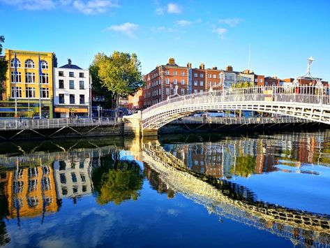 Dublin Bridge, Ha'penny Bridge, Dublin Walking Tour, Dublin Things To Do, Dublin Hidden Gems, Ha'penny Bridge Dublin Ireland, Ha Penny Bridge Dublin, River Liffey Dublin, Ireland Culture