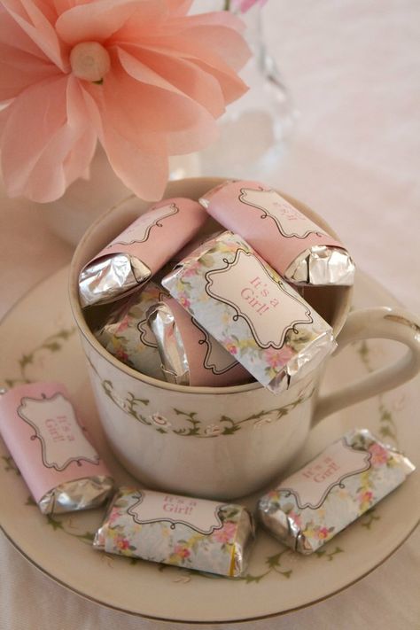 Candy Wrappers Baby Shower Elegante, Shabby Chic Baby, Decoration Shabby, Chic Baby Shower, Estilo Shabby Chic, Shabby Chic Baby Shower, Chic Party, Candy Bar Wrappers, Candy Wrappers