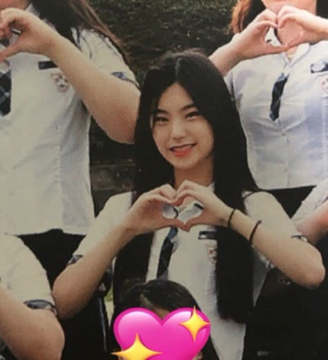 Yeji Predebut, Grade 10, Celebrity Skin, Army Wallpaper, Itzy Yeji, Childhood Photos, Movie Quotes Funny, Pre Debut, Anime Monochrome