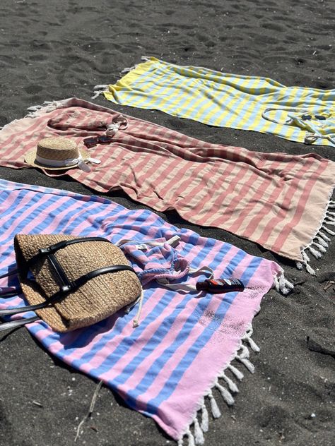 Perfect beach Towels from Saulel Towels Pool Essentials, Travel Blanket, Turkish Beach, Travel Towel, Turkish Towels Beach, Beach Pool, Beach Towels, Beach Towel, Travel Bag