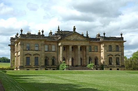 Duncombe Park, British Mansion, English Estates, Mansion Art, Rich House, Classic Mansion, English Houses, Sims Inspiration, English Architecture