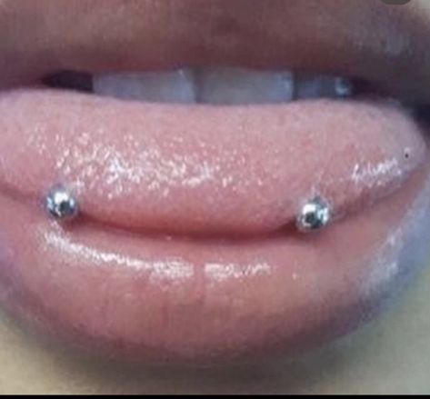 Picerings Ideas Face, Snake Eyes Tongue Piercing Black Women, Snake Eye Piercing Tongue, Tongue Piercing Snake Eyes, Frog Piercing, Frog Eyes Piercing Tongue, Frog Eyes Piercing, Snake Eyes Tongue Piercing, Snake Piercing