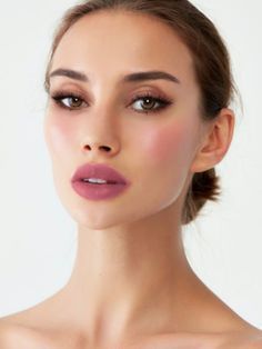 English Rose Wedding Makeup, Mauve Lip Makeup Look, Dark Pink Dress Makeup, Wedding Makeup For Brown Eyes Pink, Mauve Dress Makeup, Wedding Makeup Pink Tones, Wedding Makeup Pink Lips, Brunette Bride Makeup, Mauve Bridal Makeup