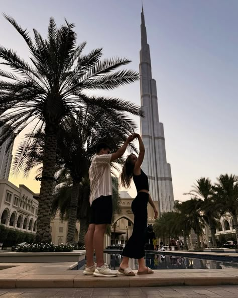 Life is short and the world is wide 🌎 • • • #dubai #visitdubai #birthday #love #mylove #fiance #travelcouple #travelblogger #travelcouplegoals #dubaiview #burjkhalifa #dubaidowntown #dubaiskyline #travelphotography #traveling #reisetagebuch #dubailifestyle #happybirthday #liebe #couple #couplephotography #couplegoals #auraskypool #skypool #auraskypooldubai #infinitypool #skyline #sunrise #sunriseoftheday #sunrisephotography Dubai Couple Pictures, Dubai Couple Photography, Birthday In Dubai, Dubai Couple, Dubai Pics, Pictures With Him, Arabic Vibes, Ferrari World Abu Dhabi, Honeymoon Photography