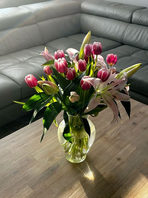 #flowers #flowerstagram #flowershop #nature #aesthetic #lilies #tulips Tulips And Lillies, Tulip Lily Bouquet, Tulips And Lilies Bouquet, Tulip And Lily Bouquet, Lily And Tulip Bouquet, Tulips Bouquet Aesthetic, Bailey Core, Aesthetic Tulips, Tulips Bouquet