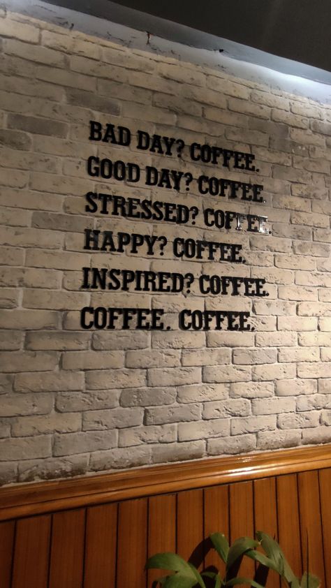 Good Day Coffee, Cafe Coffee Day, Tea Lover Quotes, Coffee Coffee Coffee, Cafe Shop Design, Happy Coffee, Coffee Girl, Green Outfit, Coffee And Books