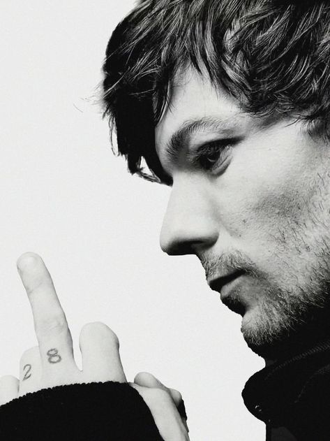 Louis Tomlinson Poster, Black And White, One Direction, Aesthetic Room Decor, Louis Tomlinson Wall Art Print, Music Poster, Gift, Merch Louis Tomlinson Poster, One Direction Aesthetic, Louis Tomlinson One Direction, Diamond Dots, Zero Wallpaper, Diamond Picture, Print Music, Diamond Drawing, Poster Black And White