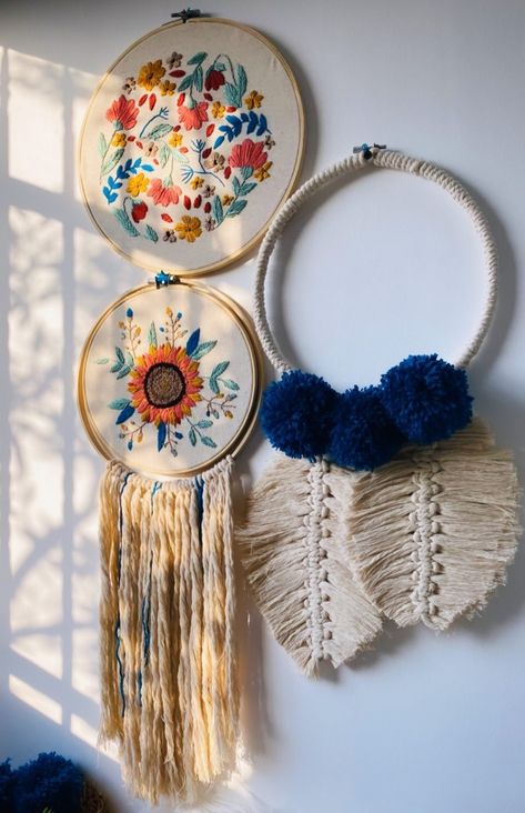 Large Embroidery Hoop Wall Art, Embroidery Dream Catcher, Embroidery Hoop Art Diy Wall Hangings, Dream Catcher Ideas, History Assignment, Hime Decor, Large Embroidery Hoop, Handmade Decorative Items, Handmade Dream Catcher