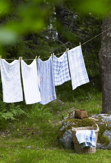 These 50 classic cleaning tips explain how a little bit of TLC can go a long way when you’re doing the laundry. Laundry Lines, Clothes Lines, Laundry Solutions, Laundry Tips, Washing Line, Doing Laundry, Laundry Hacks, Soft Summer, Cleaning Organizing