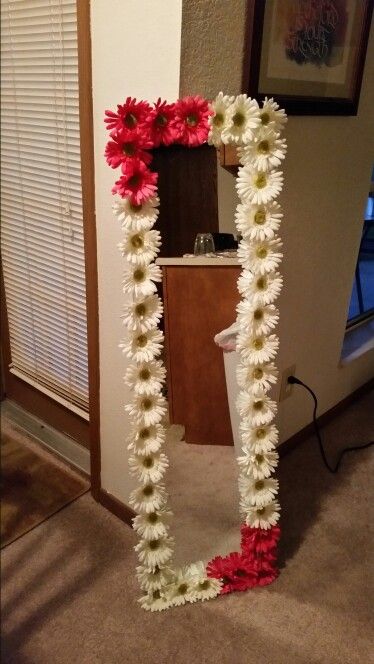 My DIY mirror I made for the Be you tiful girls conference! So proud of me! Decorated Mirrors, Mirror Decorations, Mirror Flowers, Flower Mirror, Decorative Mirrors, Diy Mirror, Emoji Wallpaper, Door Mirror, Cool Diy Projects