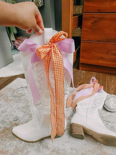 Game Day Boots, Morgan Wallen Concert Fits, Louisville Outfits, Ribbon On Boots, Clemson University Aesthetic, Clemson Aesthetic, Megan Moroney Concert Outfits, Clemson Dorm, Clemson Gameday Outfit