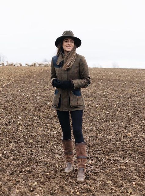 Clay Shooting Outfit Women, English Country Outfits, English Country Outfits Women, Vet Outfit, Horse Race Outfit, Dubarry Boots, English Country Fashion, Countryside Outfit, Countryside Fashion