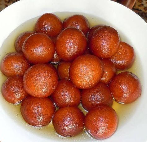 Dessert: Gulab Jamun (milk whey) Fried Milk, Holi Recipes, Gulab Jamun Recipe, Jamun Recipe, Tea Snacks, Gulab Jamun, Indian Sweet, Indian Desserts, Indian Sweets