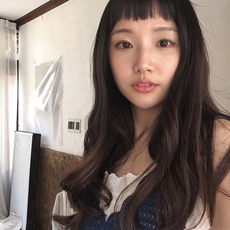 Microbangs Asian, Baby Bangs Long Hair Straight, Baby Bangs Long Hair, Micro Bangs, Light Brow, Choppy Bangs, Baby Bangs, Hair Inspiration Long, Short Bangs