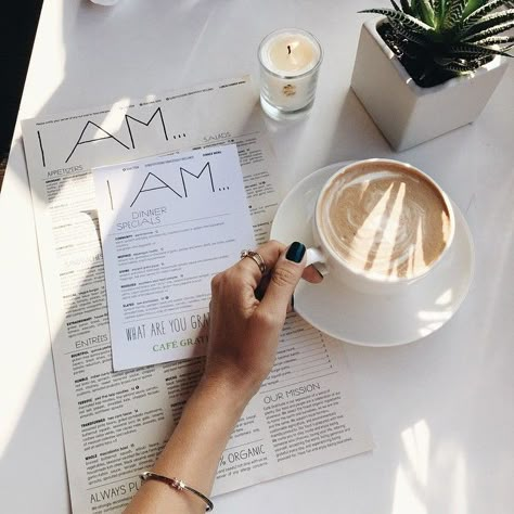 Chic restaurant photo | Pinterest: tessahouse96 Cafe Gratitude, Dinner Entrees, Coffee Photography, Appetizer Salads, Food Blogs, But First Coffee, A Cup Of Coffee, Coffee And Books, Coffee Cafe